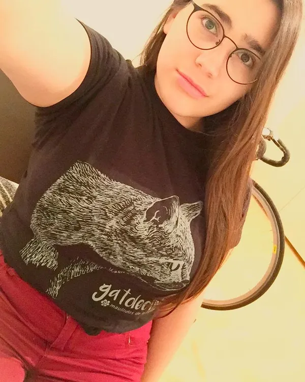 Voluntarix con playera Gatolectivo